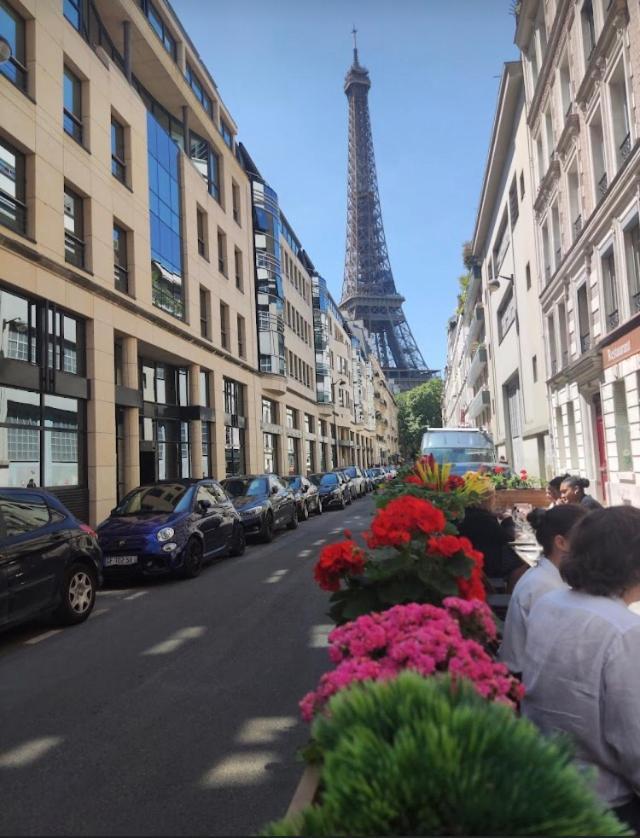 Sejour Au Pied De La Tour Eiffel Apartment Paris Bagian luar foto